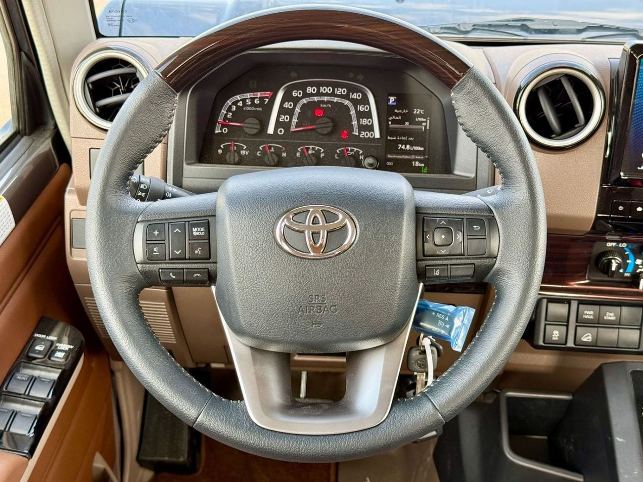تويوتا لاند كروزر 70 TOYOTA LAND CRUiSER - ( 70 SERIES )-(GRJ79)-PiCK UP DOUBLE CAB - 4.0 - 4WD - 2025
