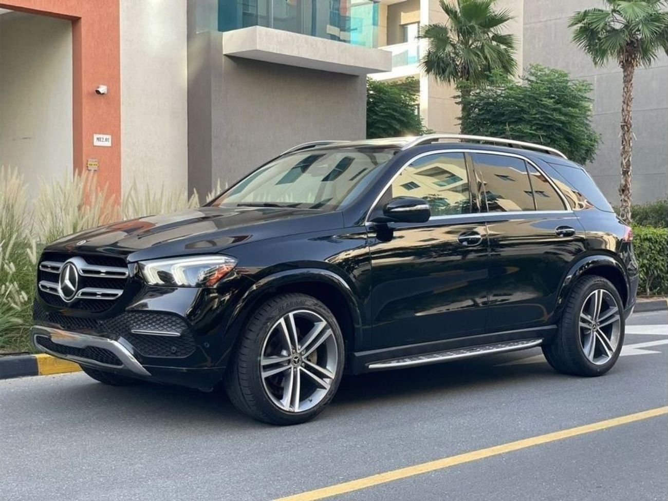 مرسيدس بنز GLE 350 2021 Mercedes Benz GLE Class 350 - 2.0L V4 Turbo - 360* CAM - Full Option 7 Seater - 26,700 Mileage