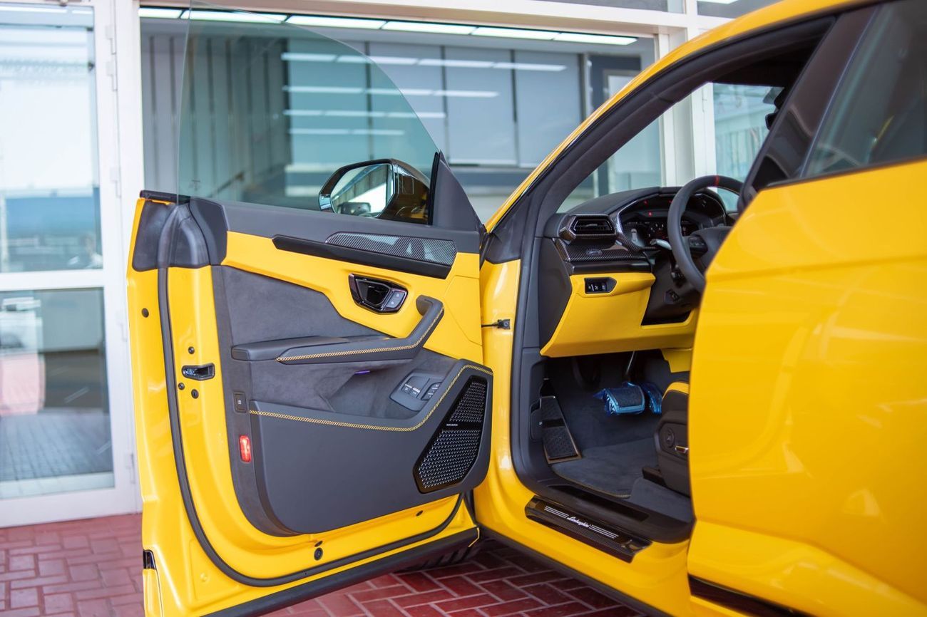 لامبورغيني اوروس Lamborghini Urus SE | 2025 | 0 km | Carbon Fiber