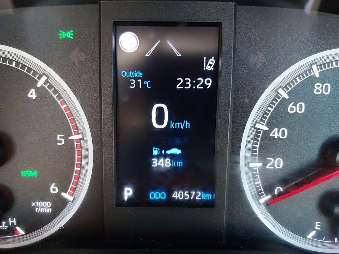 Toyota Hiace Commuter