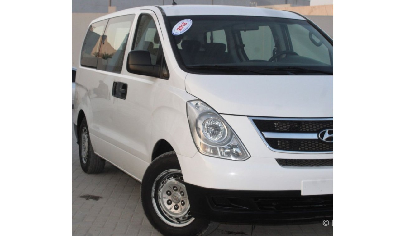 Hyundai H-1 Std Hyundai H1 2016 GCC in excellent condition without accidents