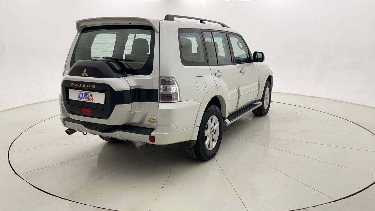 ميتسوبيشي باجيرو GLS MID 3 | بدون دفعة مقدمة | اختبار القيادة في المنزل