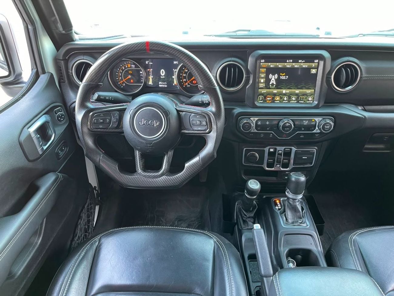 Jeep Wrangler Unlimited SAHARA / V6 3.6L / GCC / 2.5” FOX SUSPENSION / REMOTE START / BLIND SPOT / X-POWER WINCH