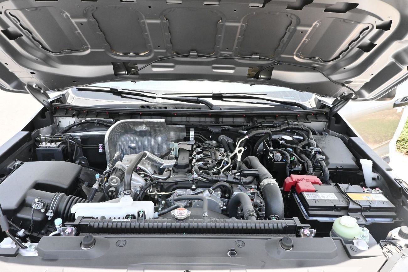 ميتسوبيشي L200 MITSUBISHI L200 2.4L GL DIESEL DCABIN 4X4 5M/T MODEL 2025 BRAND NEW  [SILVER /W/ G / B ]