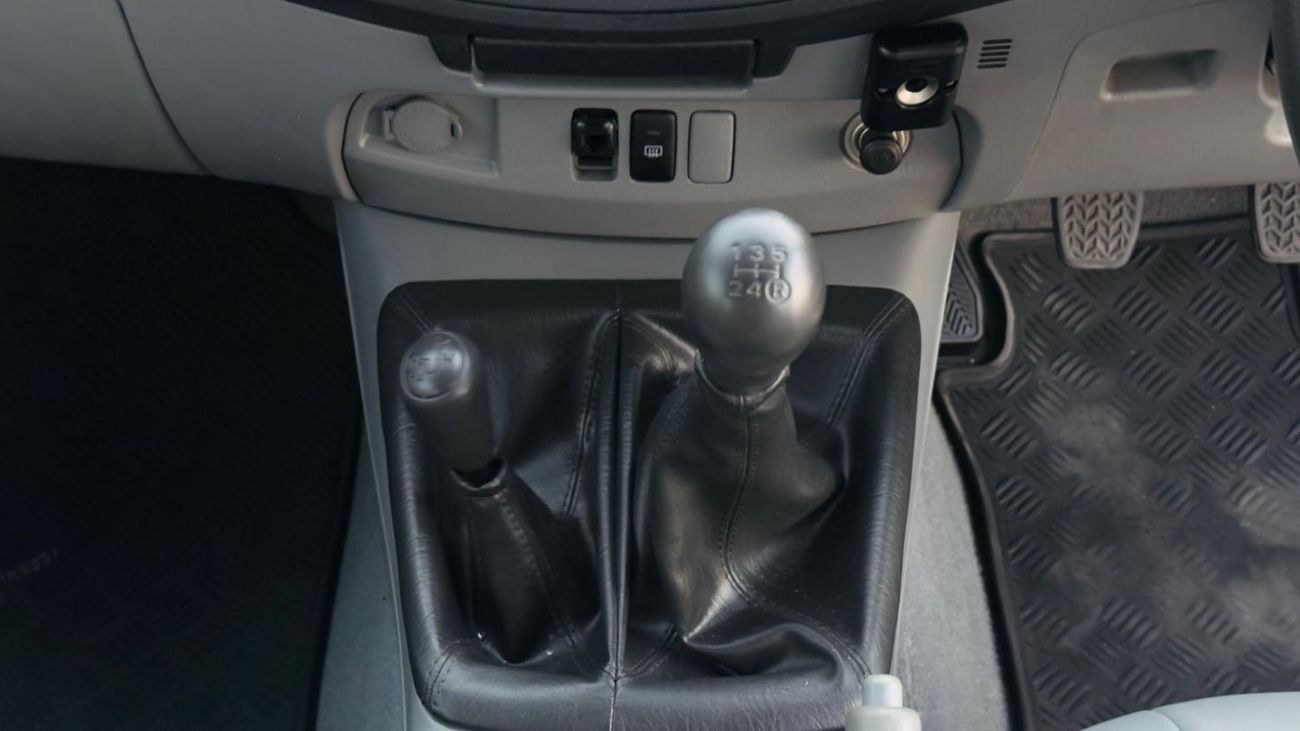 Toyota Hilux DOUBLE CABIN | RHD | MANUAL TRANSMISSION | 3.0L DIESEL ENGINE | 2009