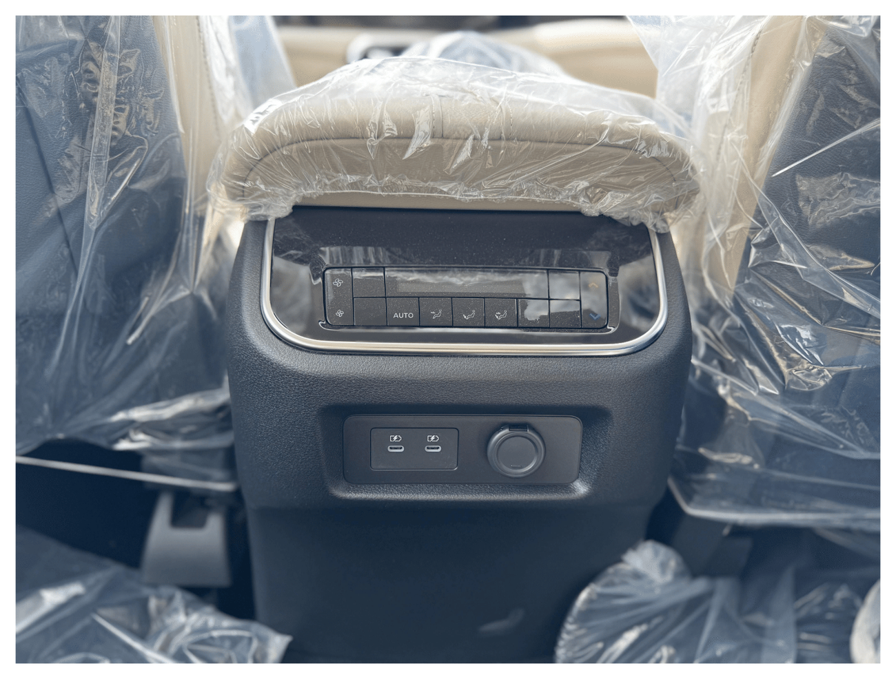 Nissan Patrol Nissan Patrol LE 3.5L Mid options  2026