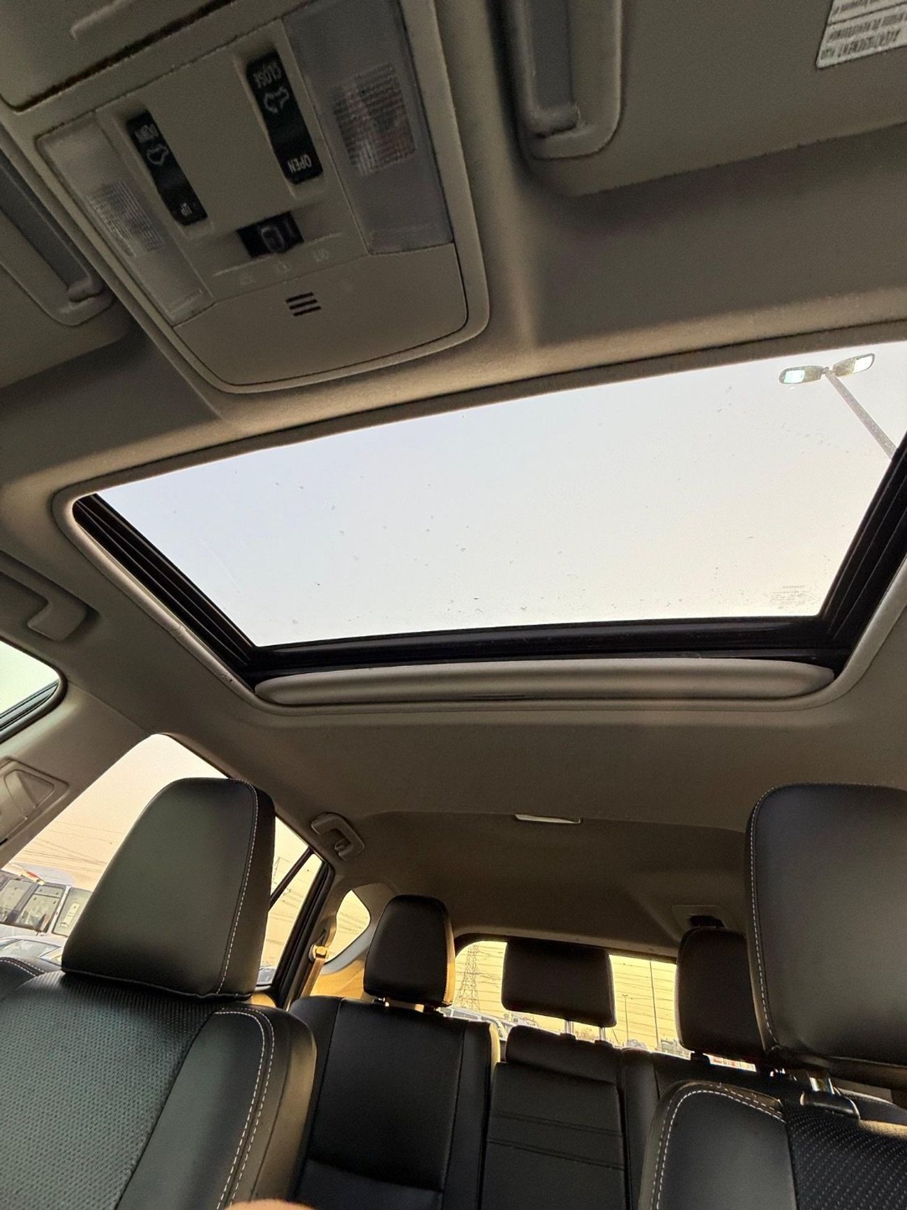 تويوتا راف ٤ XLE 2.5L