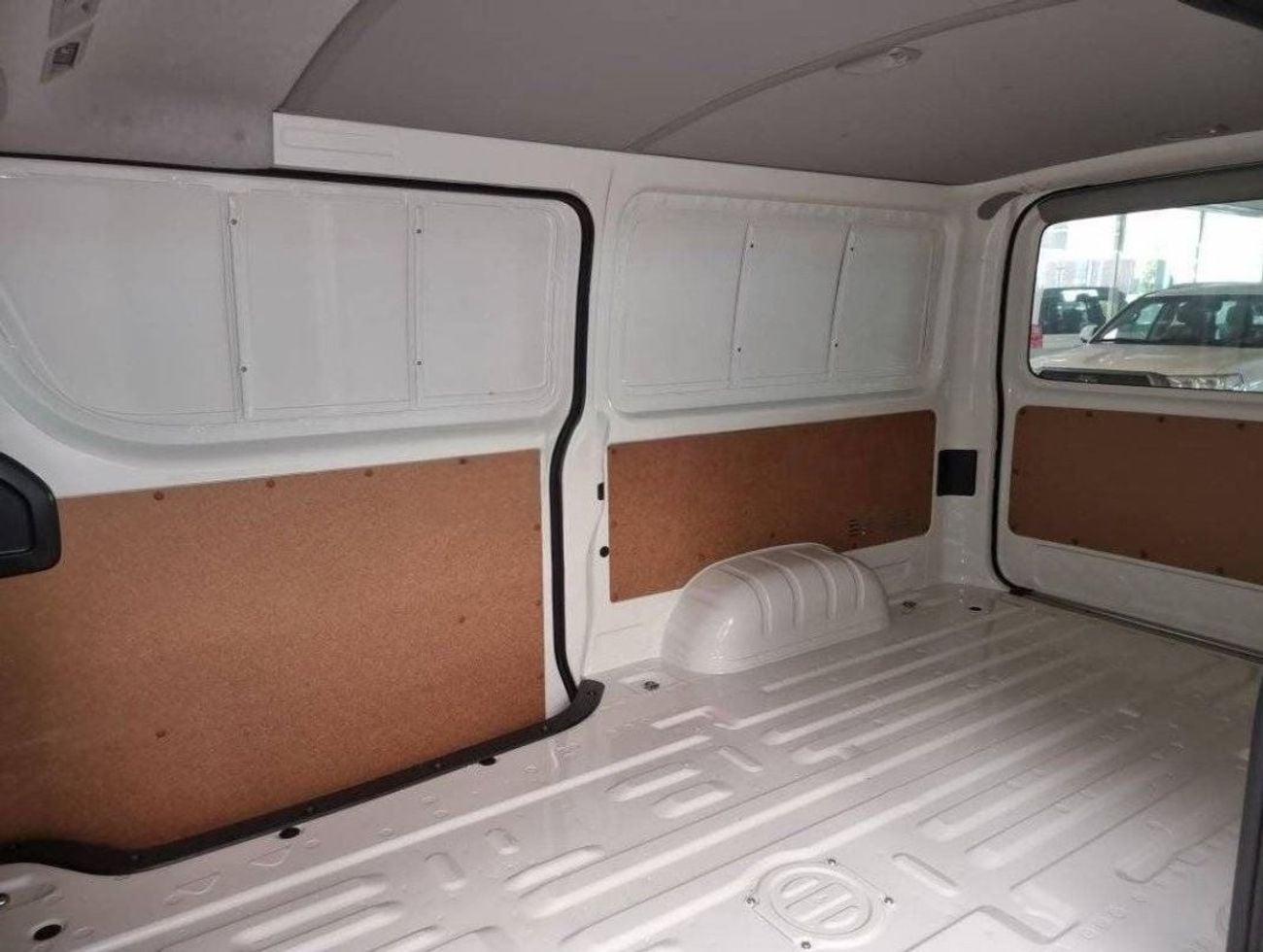 تويوتا هاياس Toyota Hiace GLS STD Roof, Panel Van, 2.5L Diesel, M/T, MY24 2.5L Diesel 2024