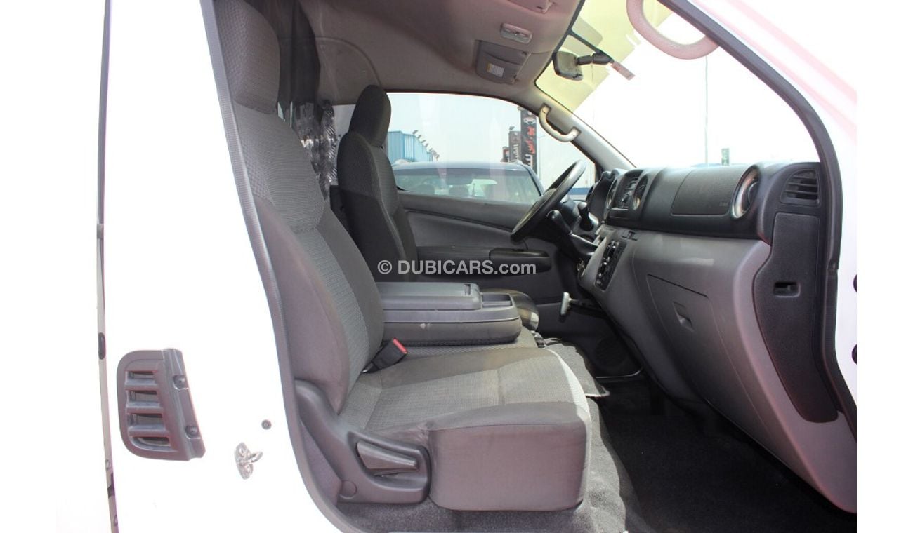 Nissan Urvan (2018) NV350 MT GCC