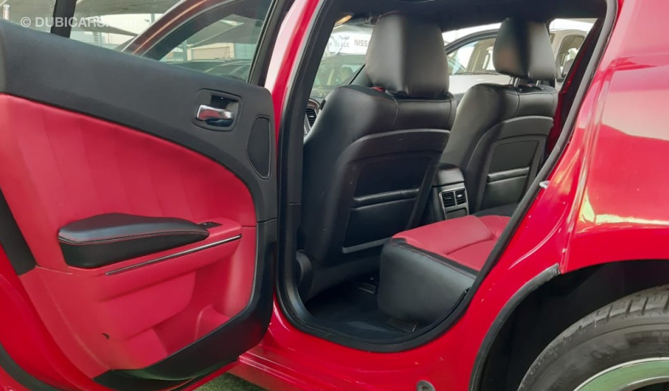 Dodge Charger Customs papers number one, leather, rear spoiler, all sensors, fingerprint, alloy wheels, fog lights