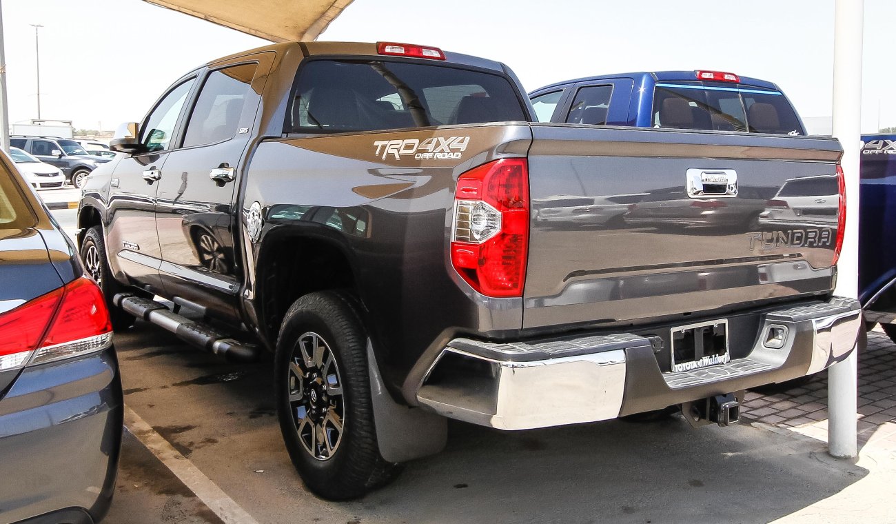 Toyota Tundra SR5