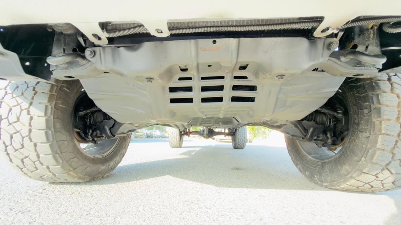 Toyota Hilux SINGLE CABIN | MANUAL TRANSMISSION | LEATHER SEATS | 4WD | 2023