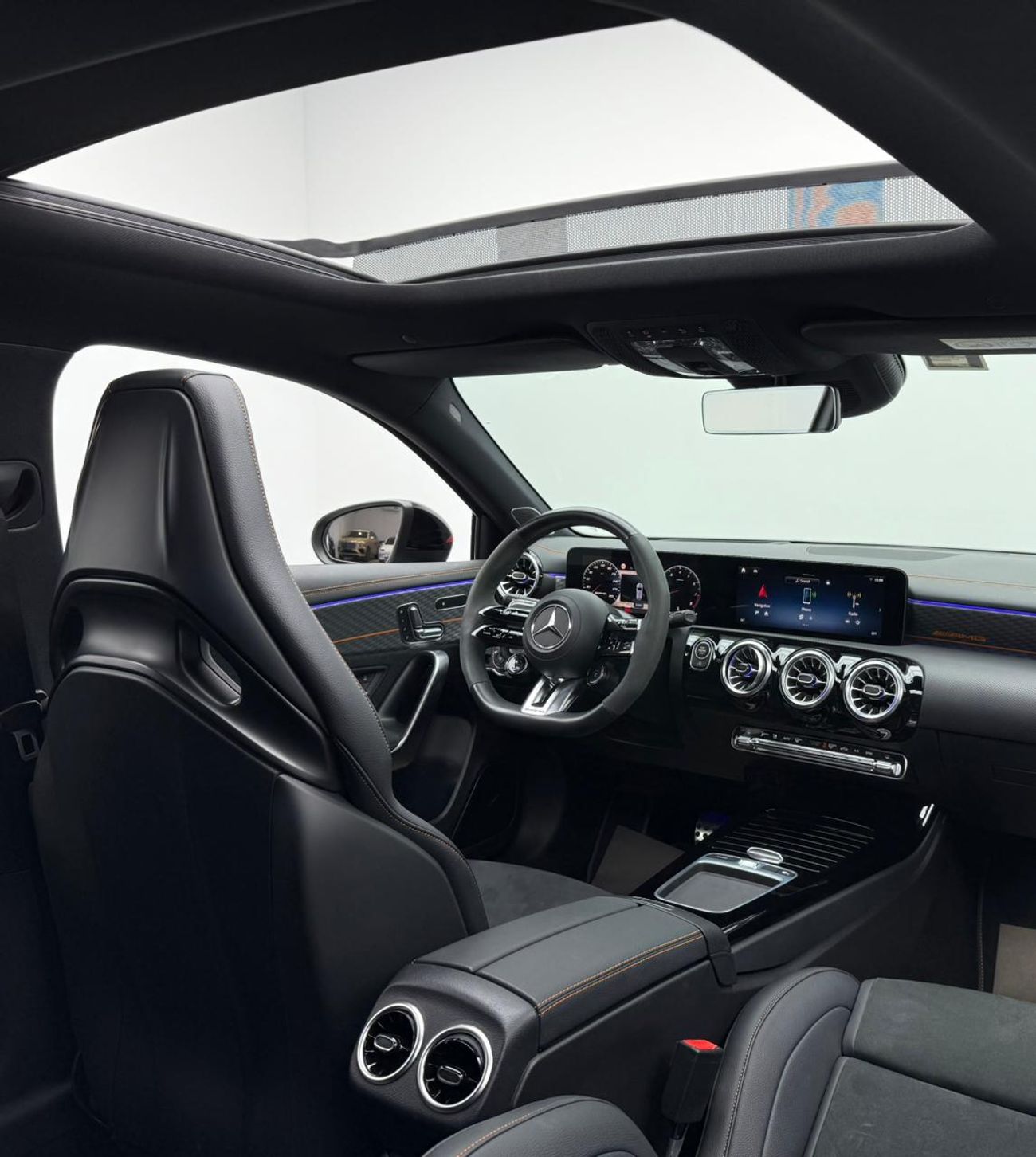 مرسيدس بنز A 45 S AMG 4MATIC+ 2023 Mercedes Benz A45 S AMG, Warranty ,Excellent Condition ,GCC