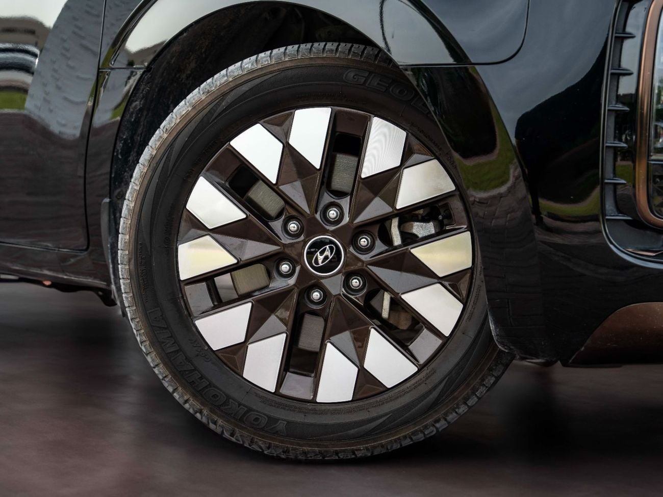 هيونداي ستاريا 3.5L Luxury (7 Seater)