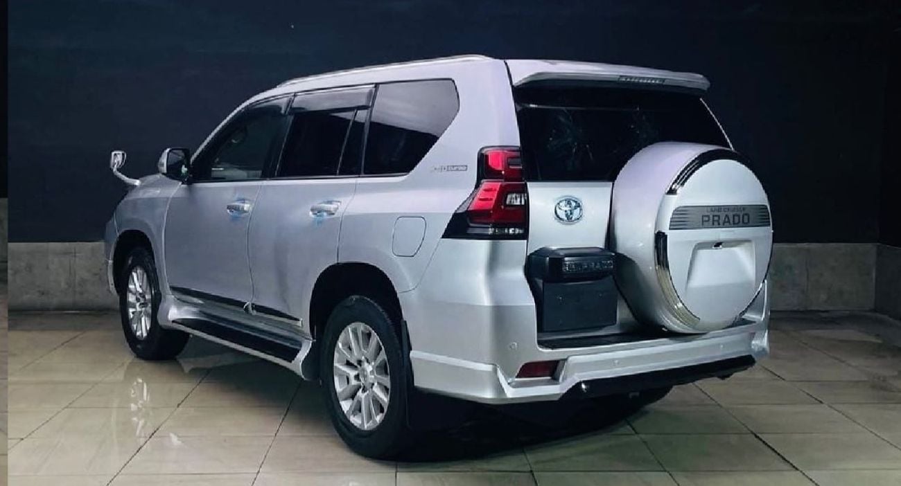 Toyota Prado Kakadu 2016 Facelift to 2023 Ship Full Option Kakadu Very Clean and Perfect Condition
