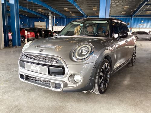 ميني كوبر إس Standard | شامل الضمان | 0 ﺪﻔﻋﺓ ﺃﻮﻟﻯ | عرض فلاش 11.11 + هدايا مجانية بقيمة 2000 درهم