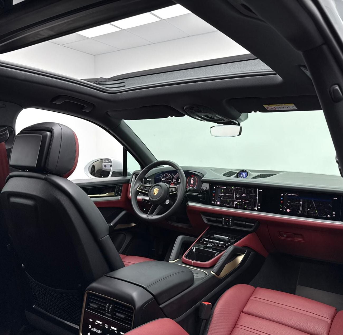 بورش كايان Base 2025 Porsche Cayenne, 2027 Porsche Warranty, Full Porsche Service History, Very Low Km, GCC