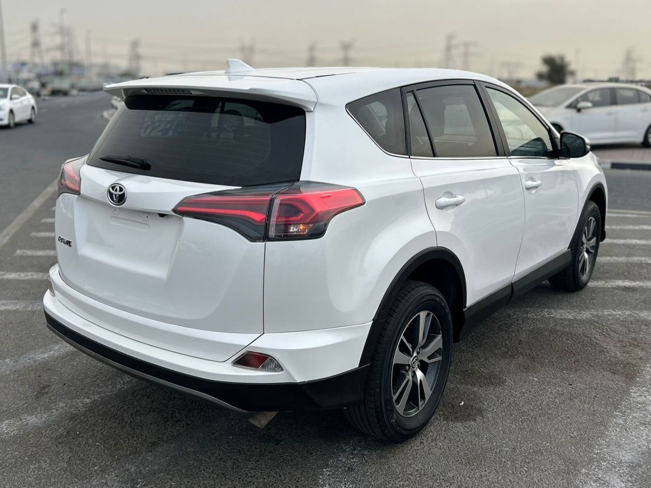 Toyota RAV4 2018 Toyota Rav4 V4 Full Option Push Start - Electrical Seats - Leather Seats - Rear View Cam -  670