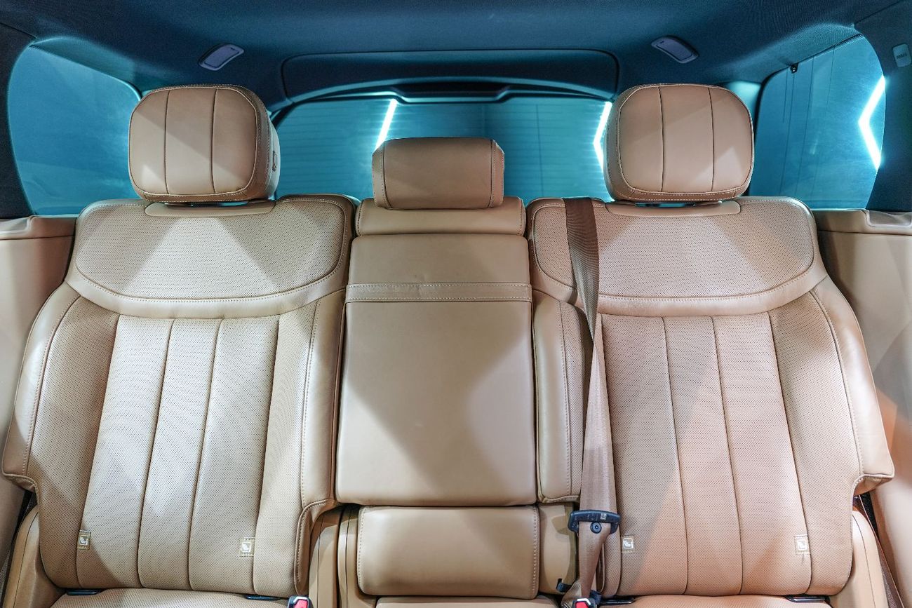 Land Rover Range Rover HSE P530 4.4L Vogue, Fixed Side Steps, Panoramic Roof, Dealer Warranty Till 09/04/2028!!