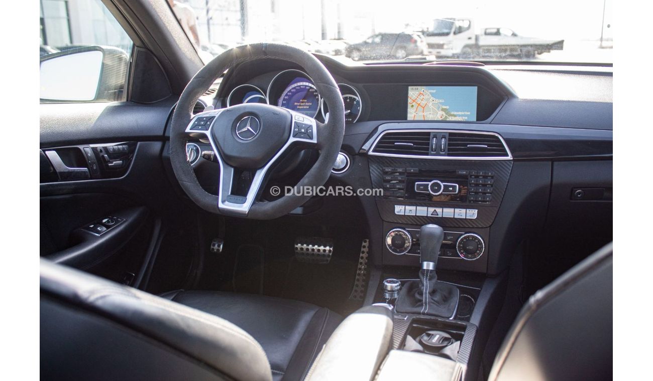 مرسيدس بنز C 63 AMG ايديشن