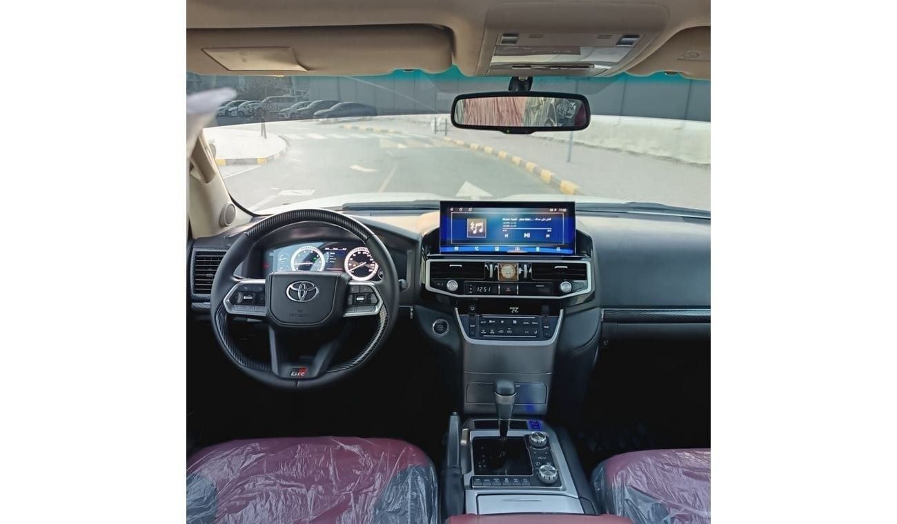 Toyota Land Cruiser 2010 vxr v8 change 202 Gr