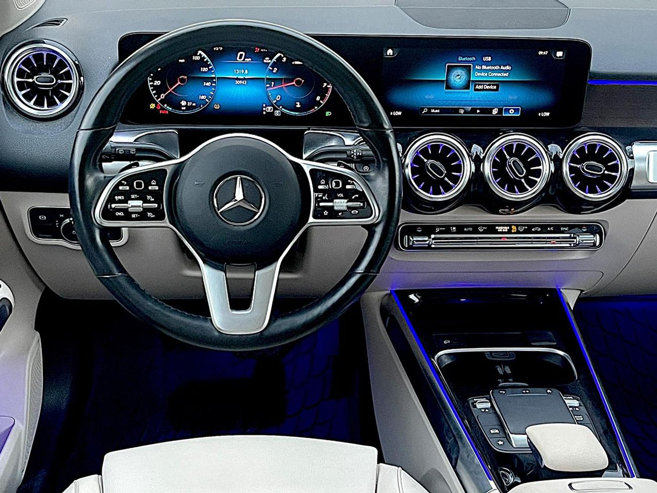 Mercedes-Benz GLB 250 4MATIC 2.0L (221 HP) AED 1,560 PM | MERCEDES GLB250 4MATICI 2023 | ORIGINAL PAINT | LOW MILEAGE| 0%