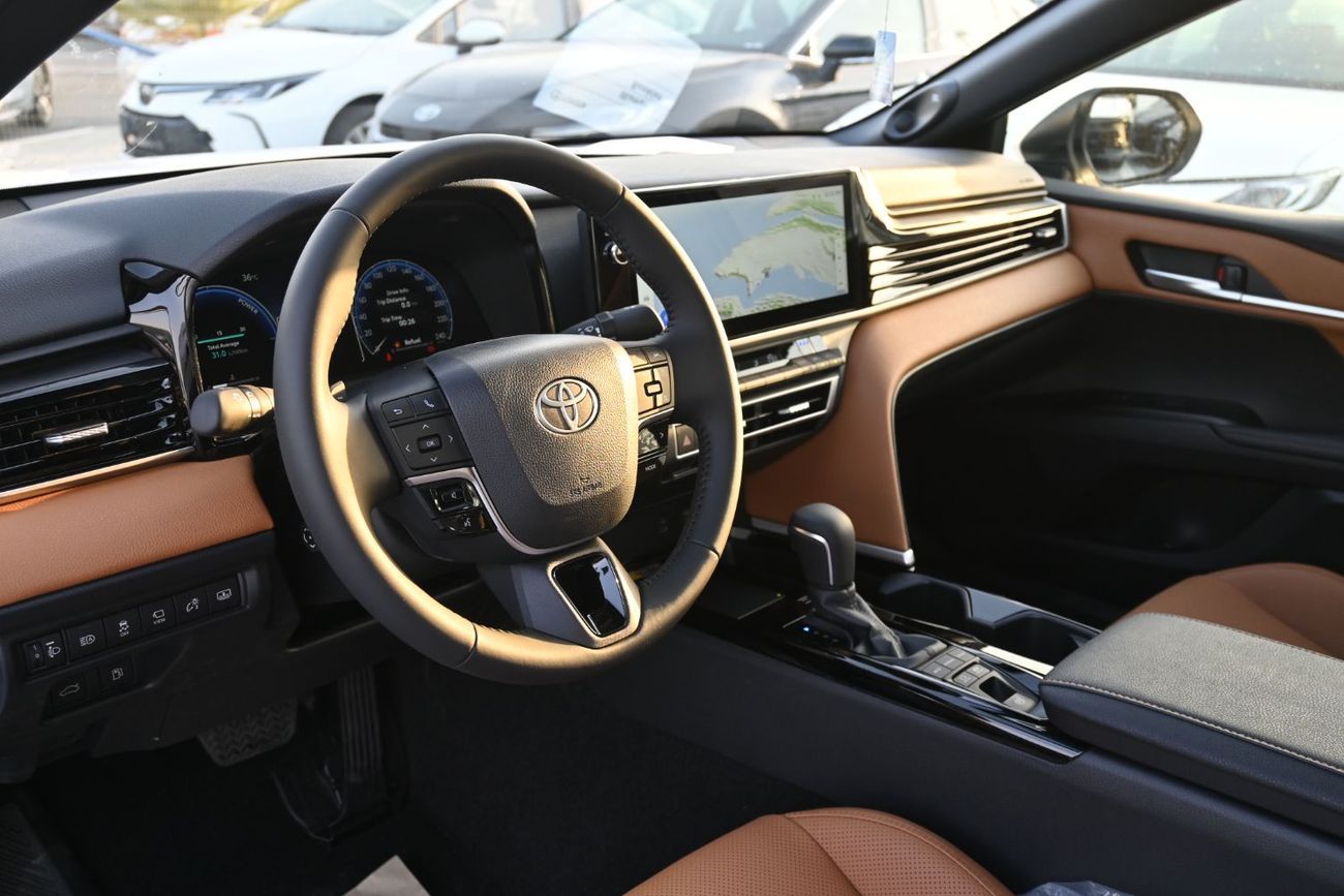 تويوتا كامري LUMIERE HEV Toyota Camry Lumiere 2.5L Hybrid, Model 2025, Color White