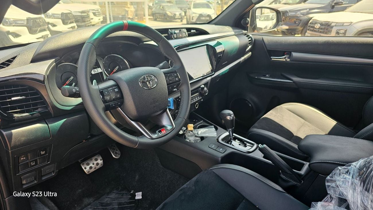 تويوتا هيلوكس GR Sport 2.8L