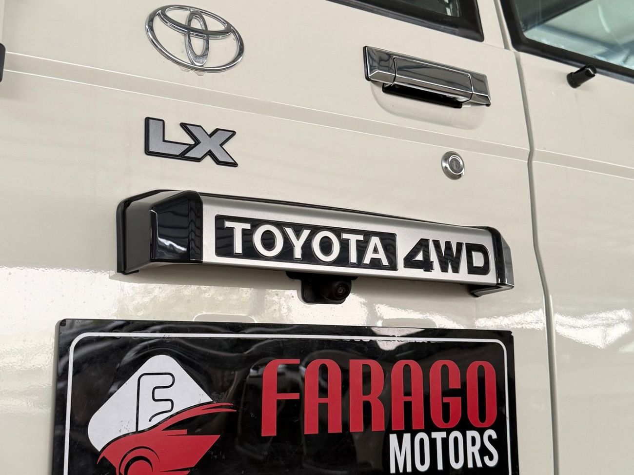 Toyota Land Cruiser 70 GDJ 76 2.8 DIESEL M/T **التصدير فقط خارج الخليج***