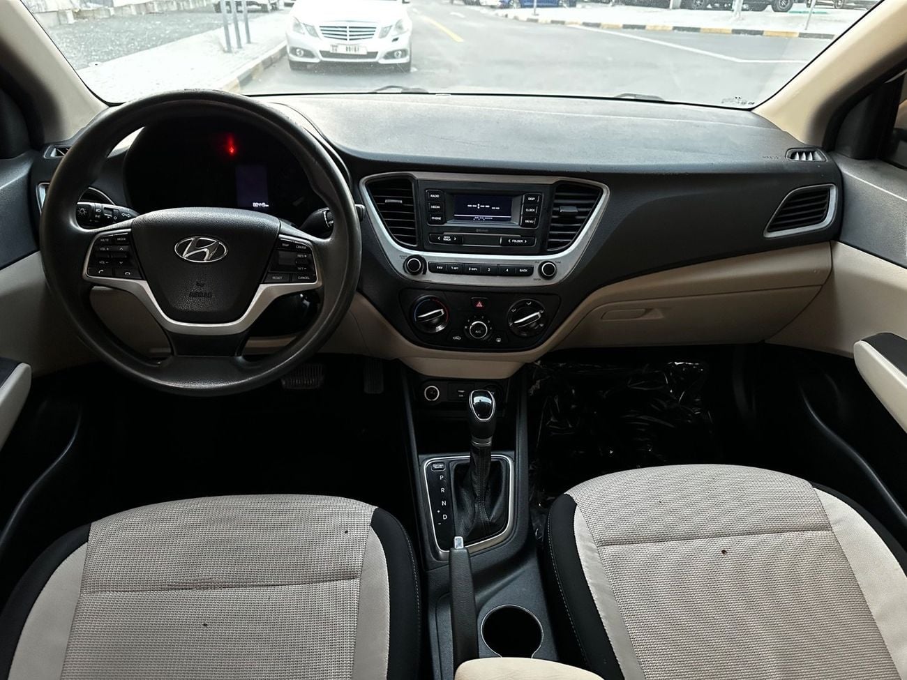 Hyundai Accent GL Hyundai Accent | 2021   4-cylinder — 1.6 engine  4-cylinder — 1.6 engine  Mileage: 85,000 km  New sh