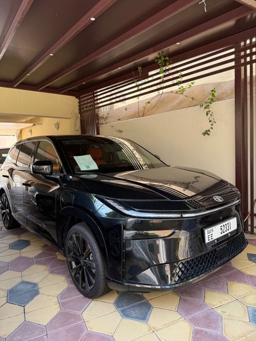 Toyota BZ3X Toyota BZ3X 610 Max custom edition w/carplay and android auto Car is registered and ready for transf