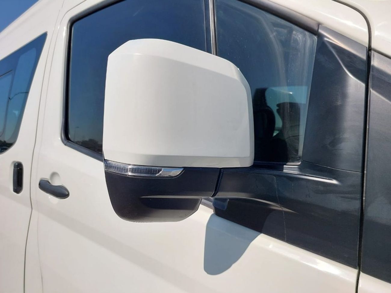 Toyota Hiace TOYOTA HIACE COMMUTER VAN RHD 2024 MODEL 2.8 L DIESEL AUTOMATIC(PM22807)