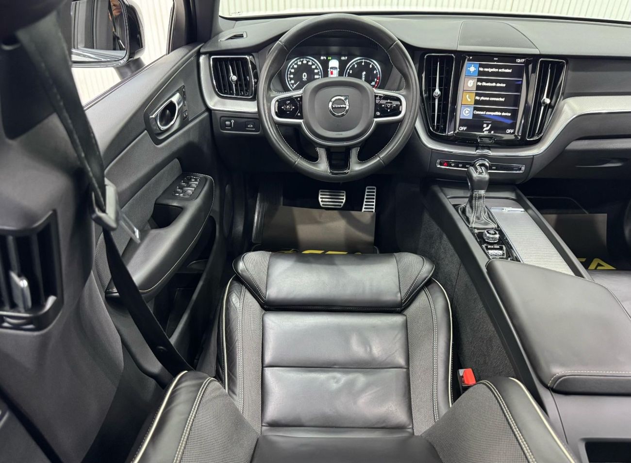 Volvo XC60 T5 R Design 2.0L 2021 Volvo XC60 T5 R-Design AWD, Warranty, Full Volvo Service History, Excellent Co