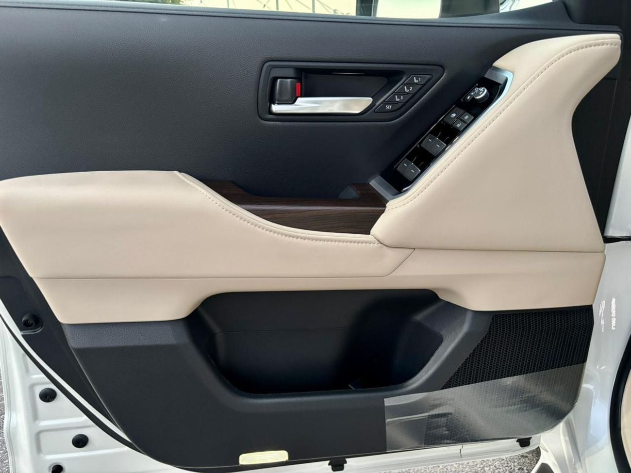 Toyota Land Cruiser VXR