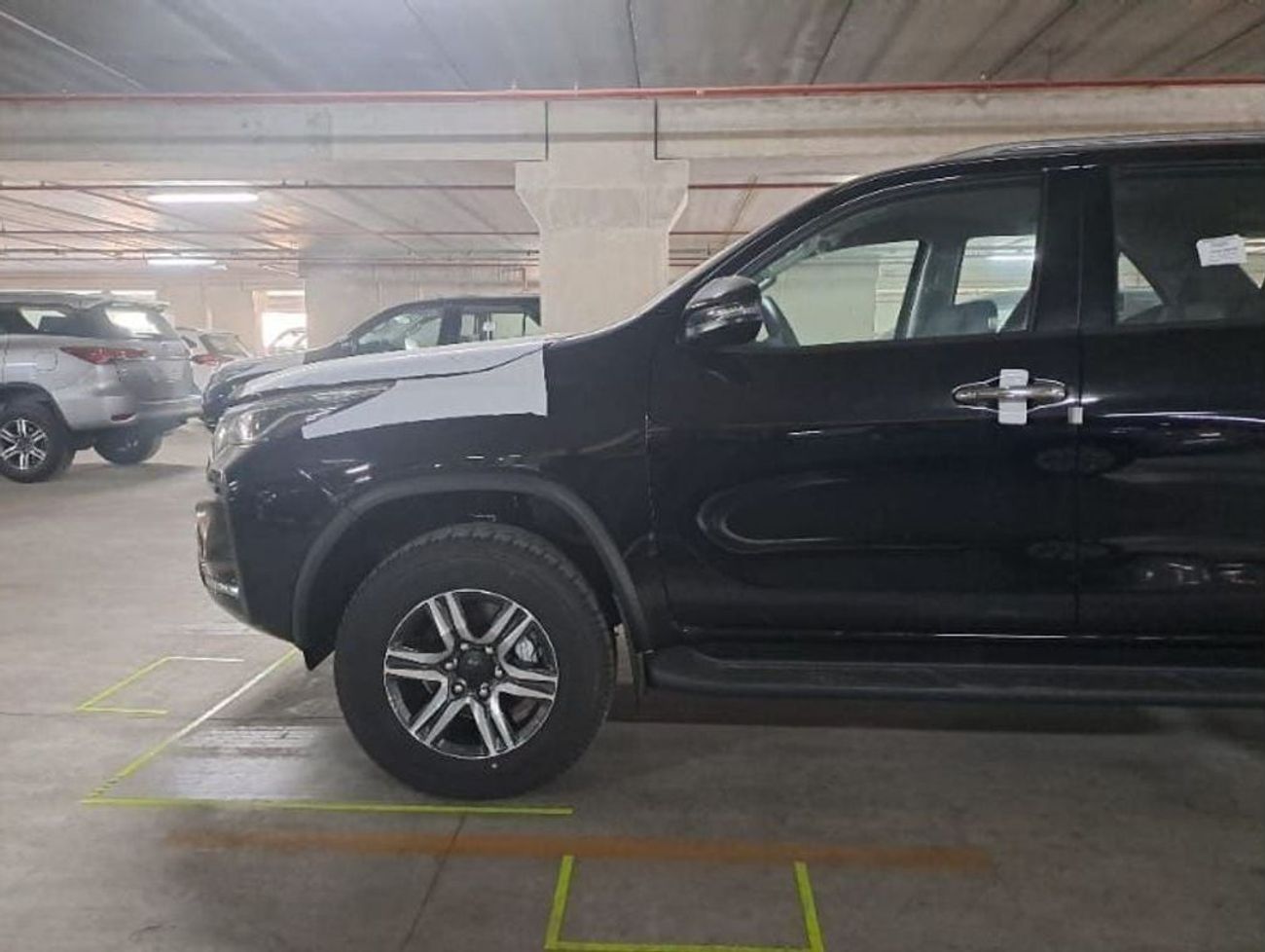 Toyota Fortuner FORTUNER 2.4 DSL MID OPTION AT 2025 MODEL