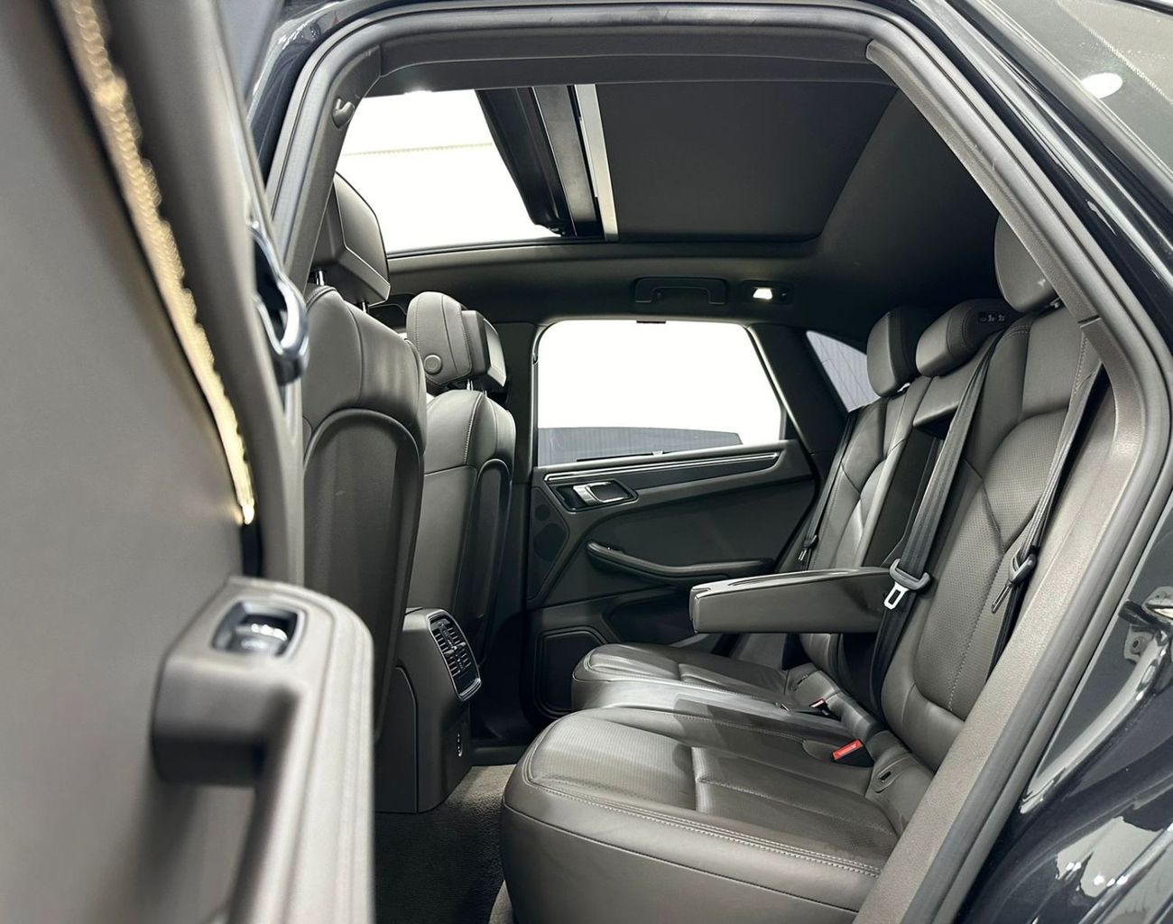 بورش ماكان std