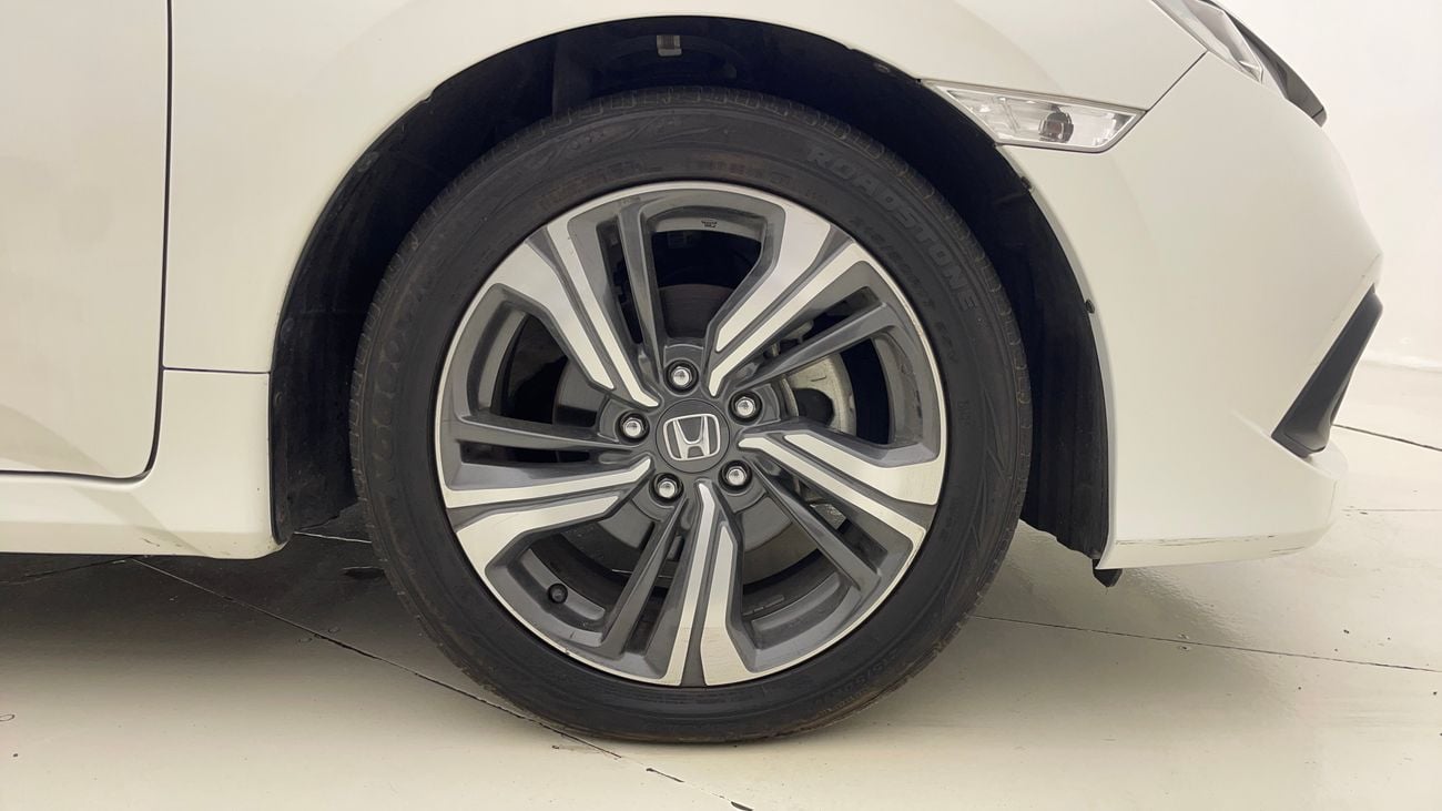 هوندا سيفيك LX SPORT 2 | بدون دفعة مقدمة | اختبار القيادة في المنزل