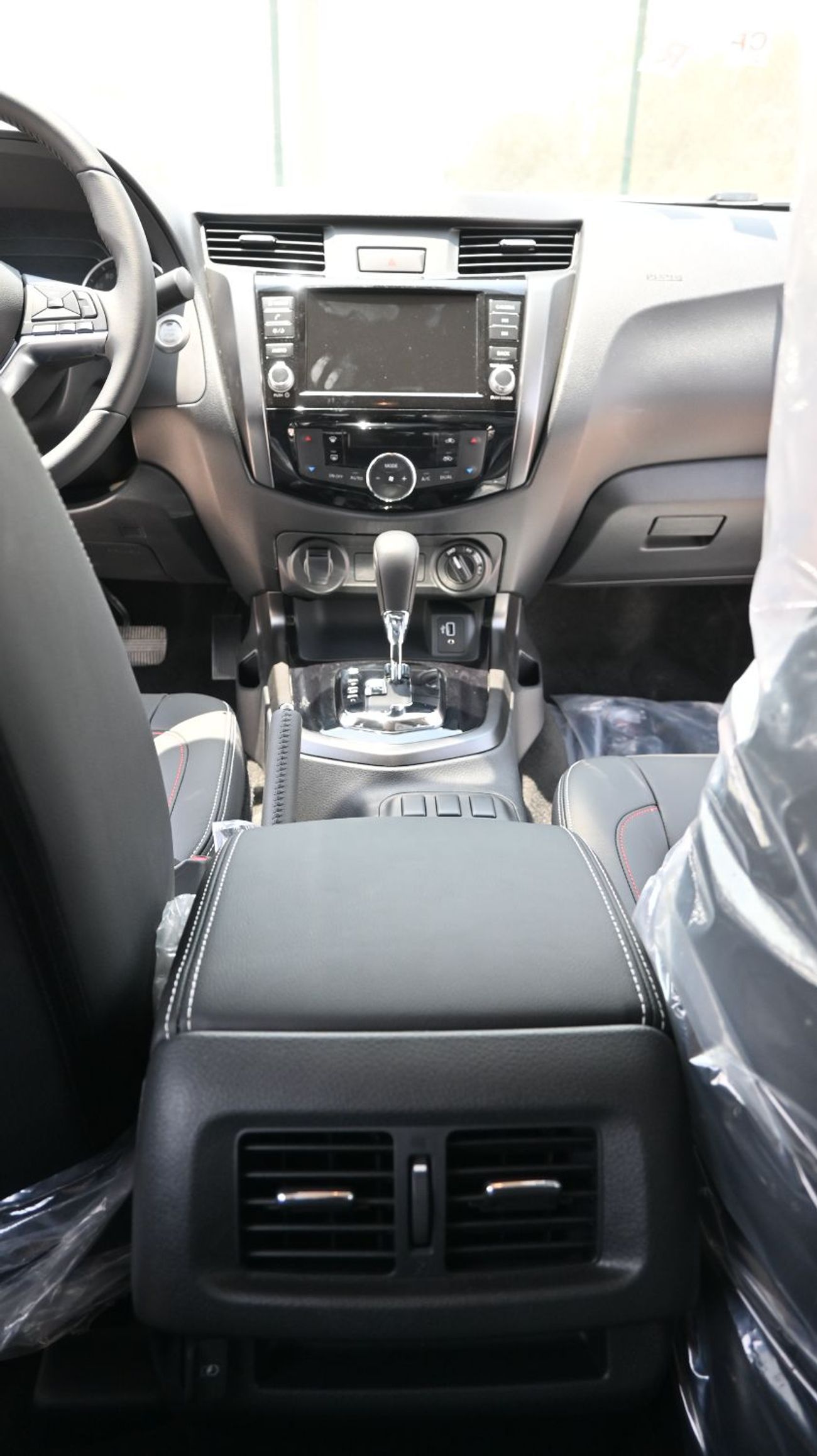 نيسان نافارا AVAILABLE COLOURS : WHITE/SILVER/BLACK/TECNO GRAY/WARRIER GRAY