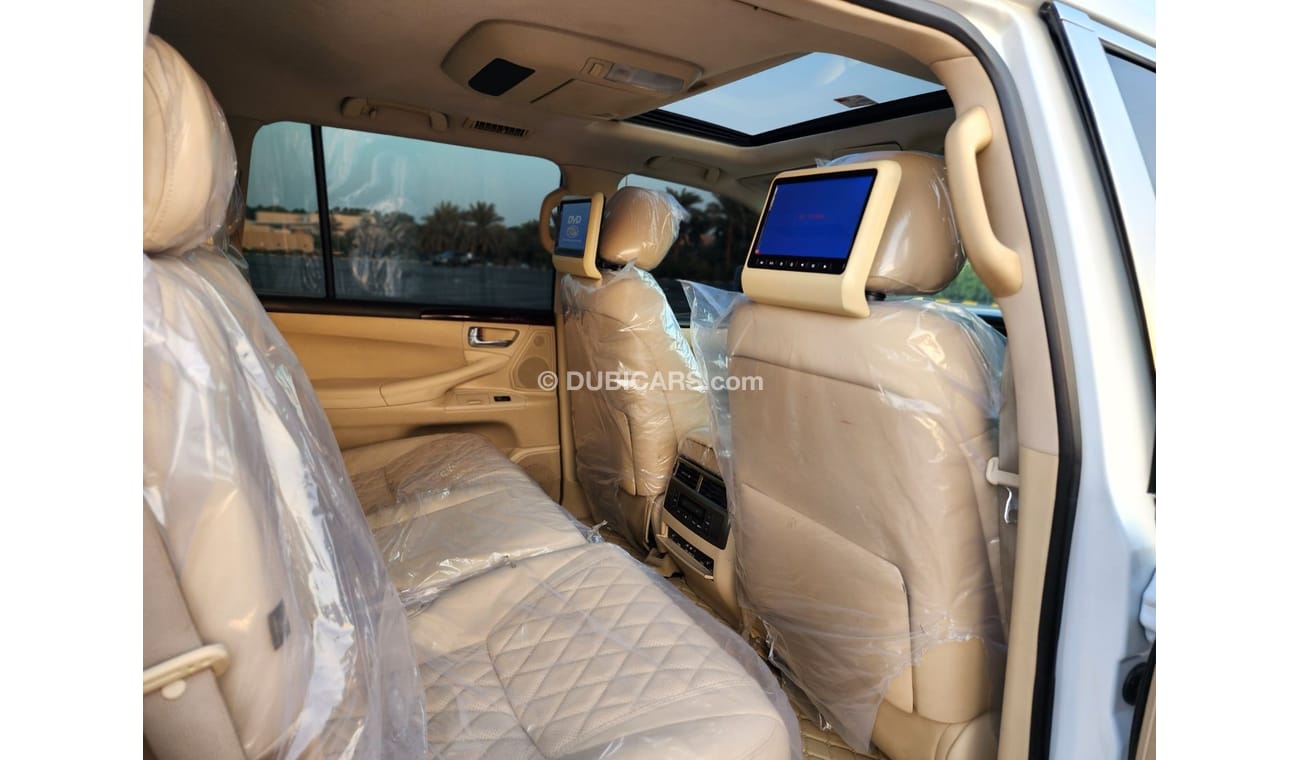 Lexus LX 570 facelifted