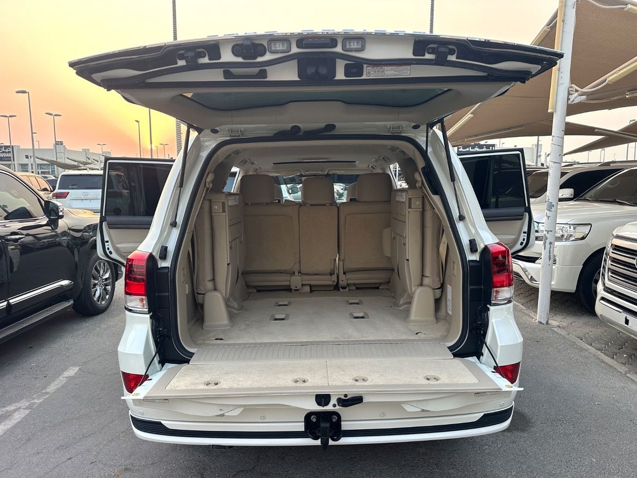 Toyota Land Cruiser VXR