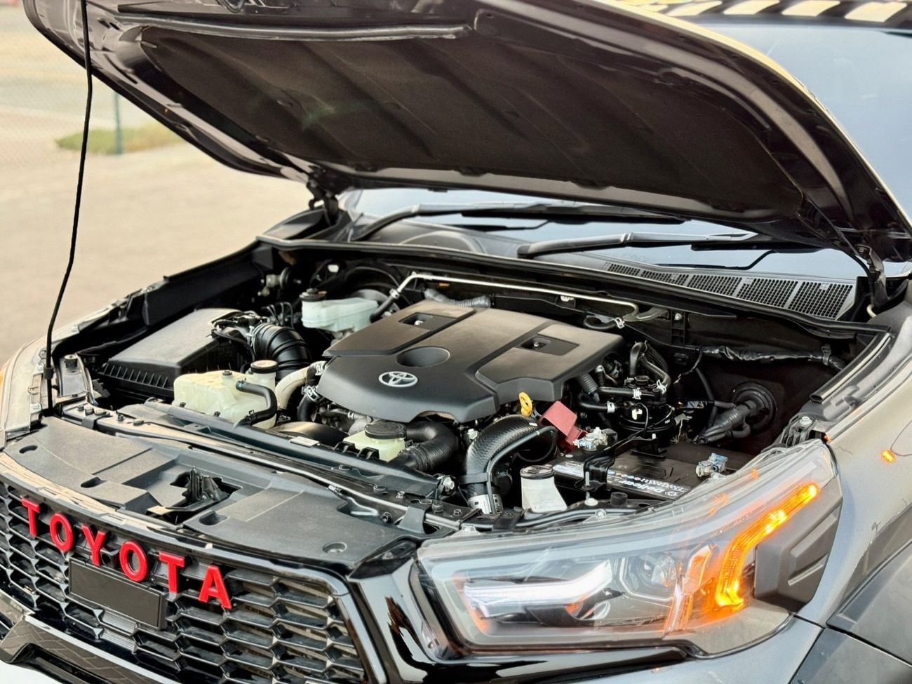 تويوتا هيلوكس GR Sport 2.8L