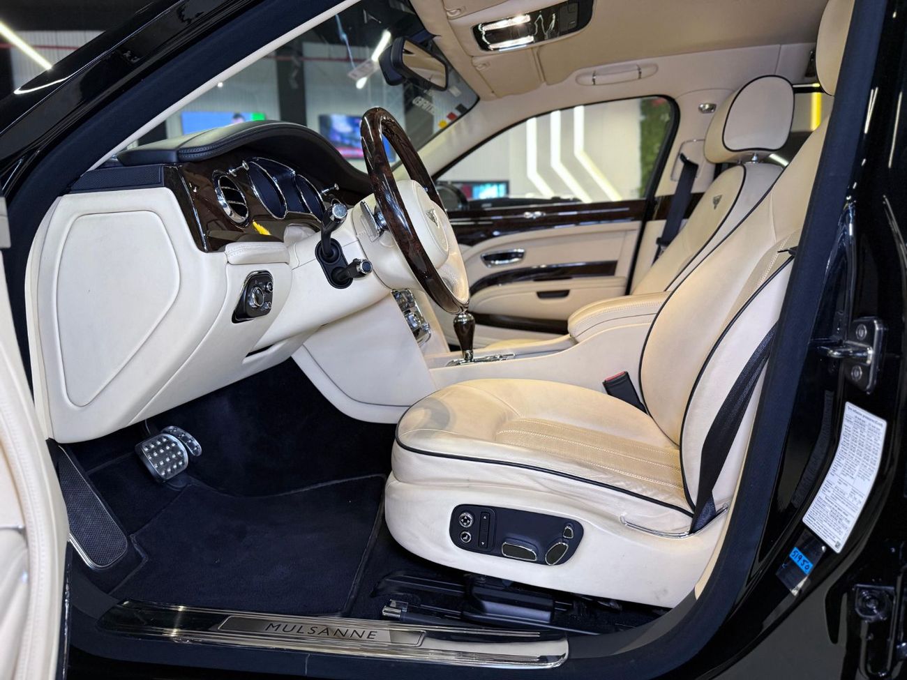 بنتلي مولسان 2012 Bentley Mulsanne - Only 48,000KM - Good Condition