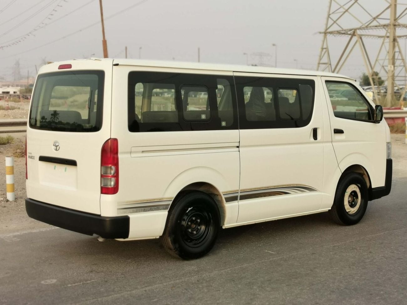 Toyota Hiace STANDARD ROOF / M/T / 2.5L DIESEL / 15 SEATER / EXPORT ONLY ANGOLA (CODE # HD25ST15)