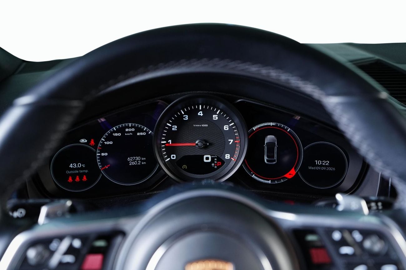 Porsche Cayenne Coupe-Platinum Edition-GCC -well maintained-Sport crono package-Warranty Available