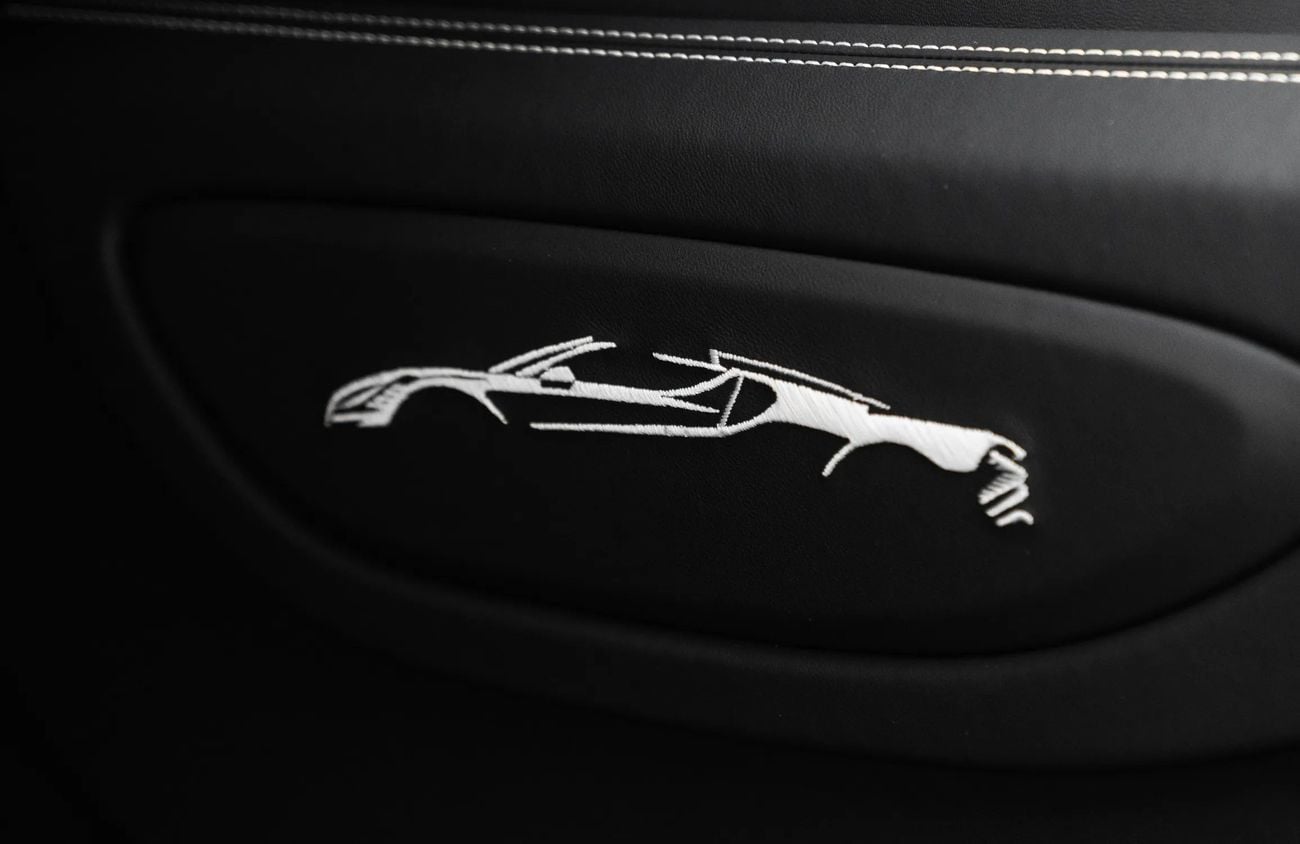 بوغاتي ميسترال W16 رودستر 8.0L W16 Quad-Turbocharged Engine