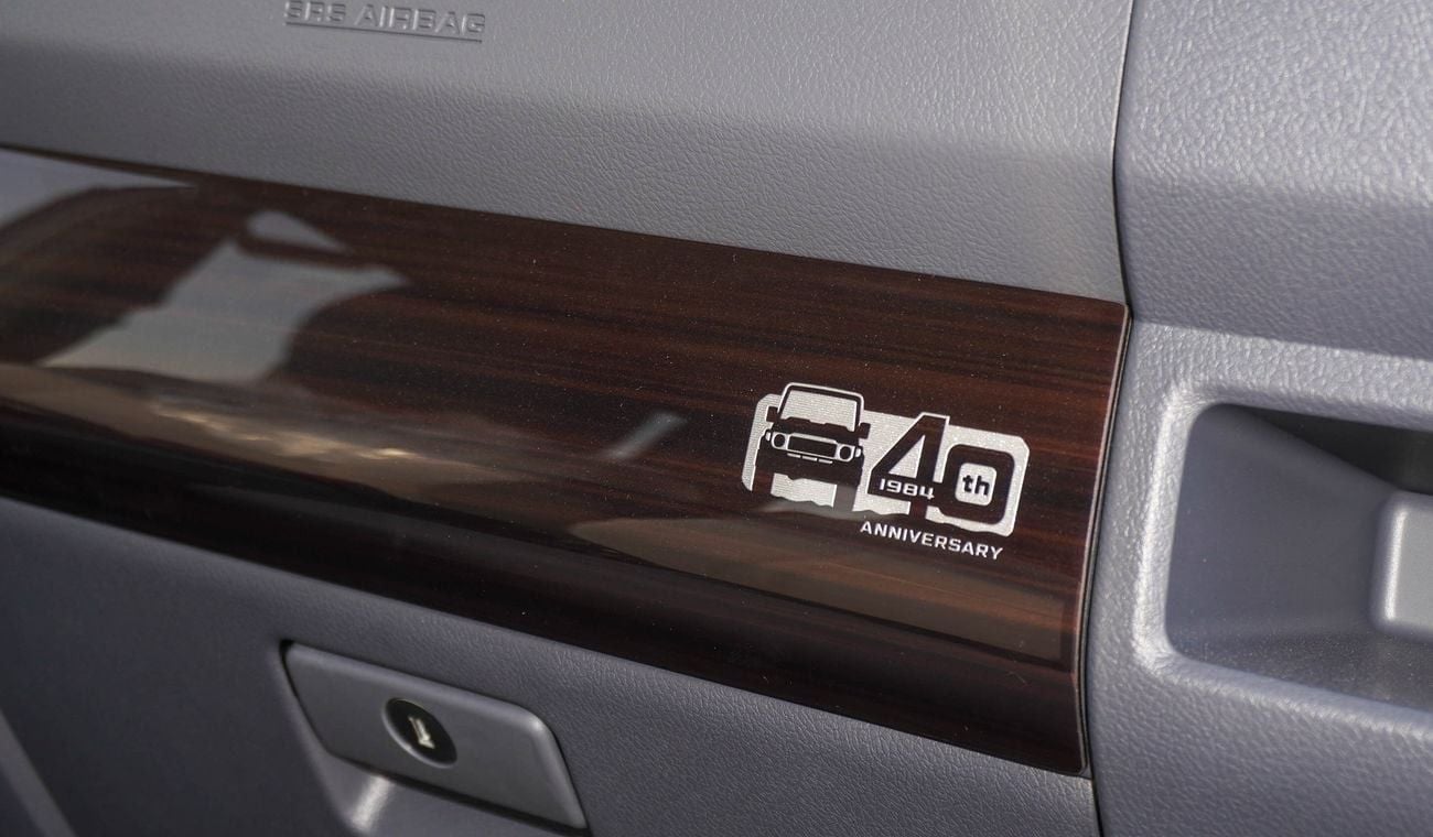 Toyota Land Cruiser 70 4.0L V6 M/T