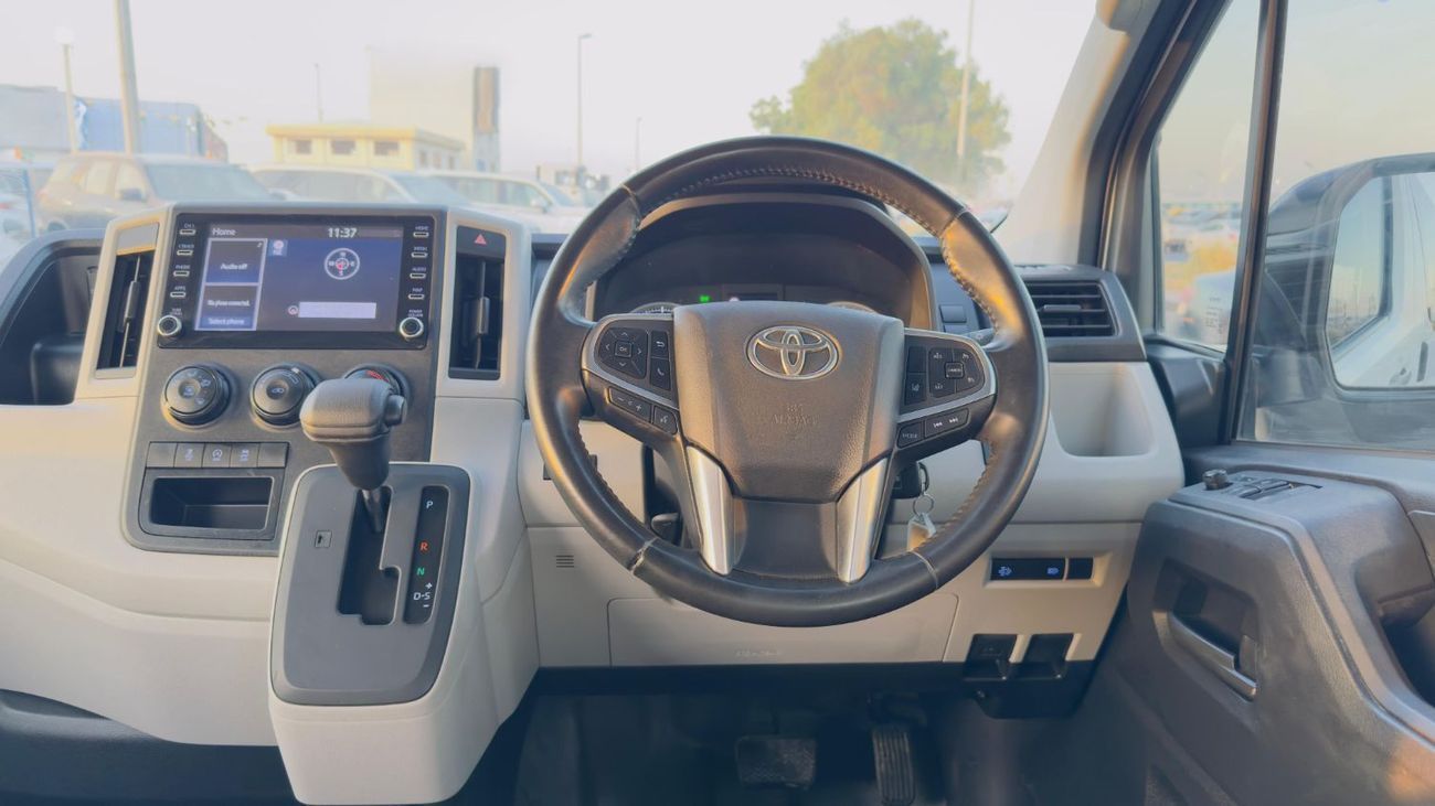 Toyota Hiace GOOD CONDITION | 2.8L DIESEL ENGINE | 2021 | RHD | AUTOMATIC TRANSMISSION | REAR VIEW CAMERA | PARKI