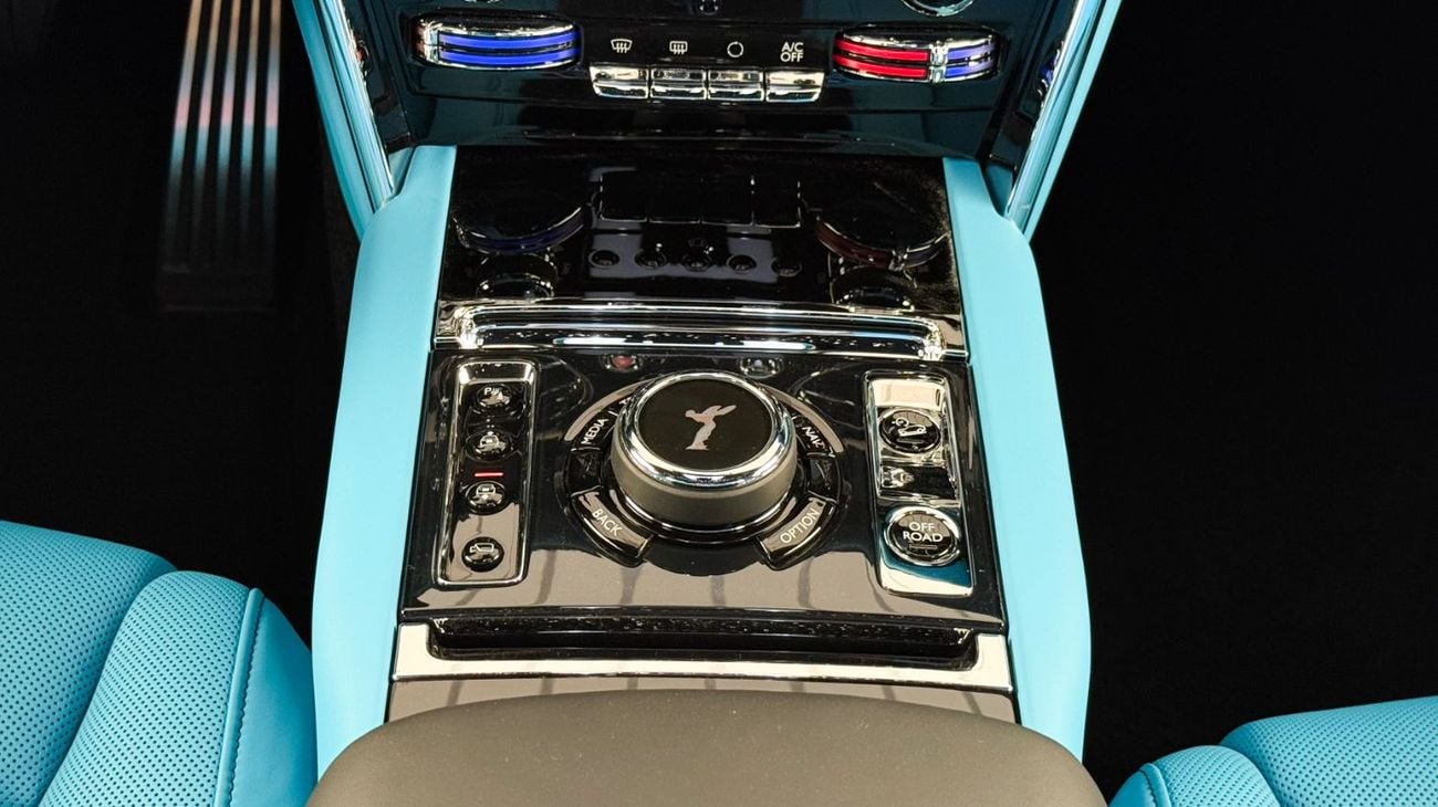 Rolls-Royce Cullinan Rolls Royce Cullinan - Silver Badge - 2026