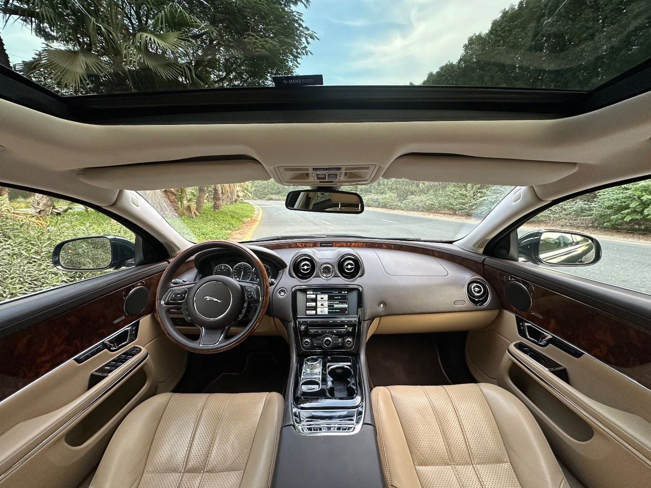 جاكوار XJL 3.0L V6 340 HP | 2014 | GCC Specs | Long Wheelbase Luxury Sedan | 125000 KM | Excellent Condition