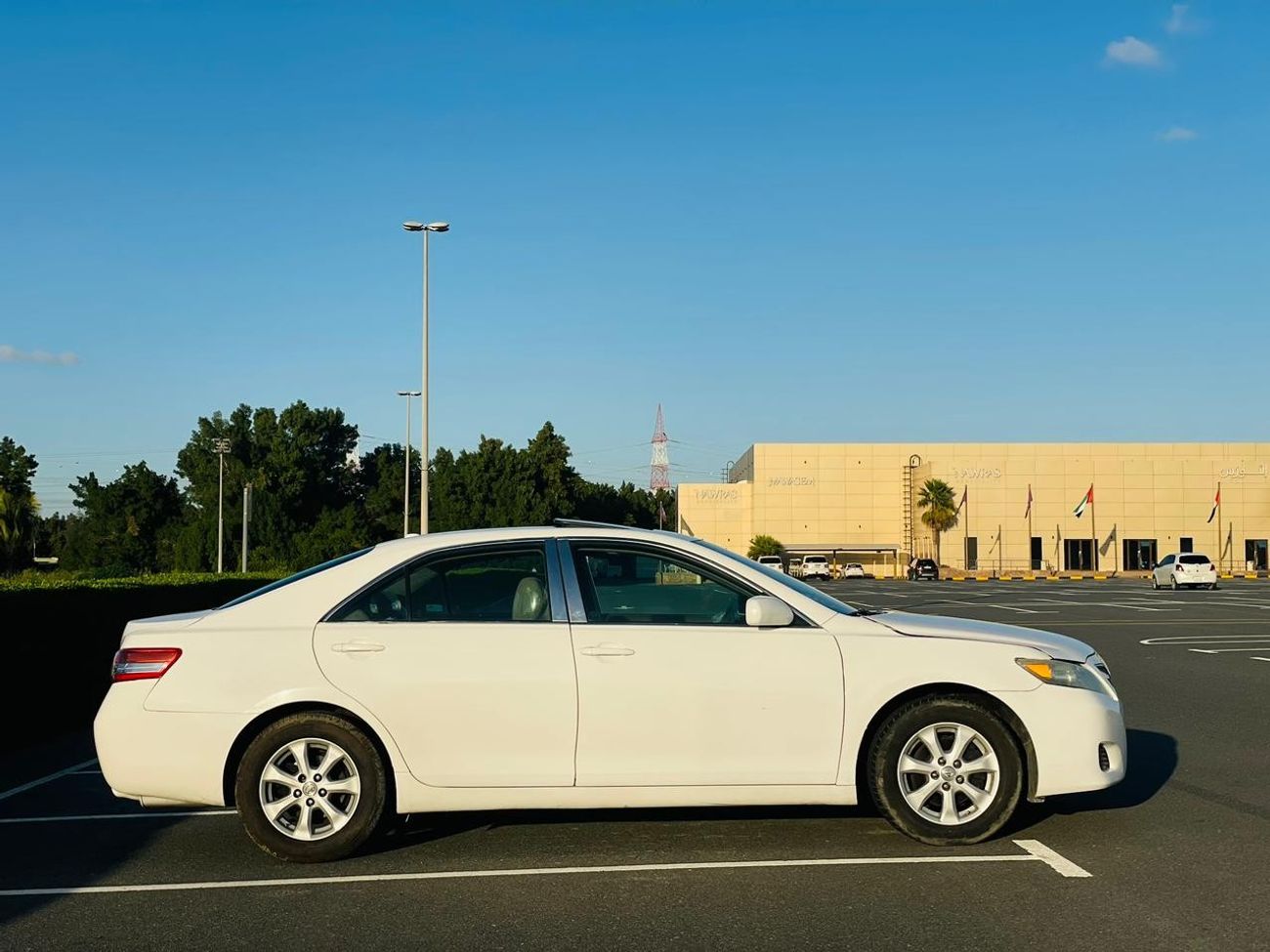 Used Toyota Camry with Sunroof 2011 for sale in Sharjah - 701899